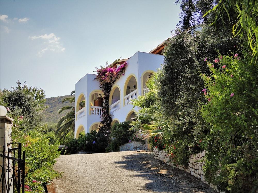 Dionysos Apartments Apraos Buitenkant foto