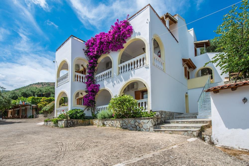 Dionysos Apartments Apraos Buitenkant foto