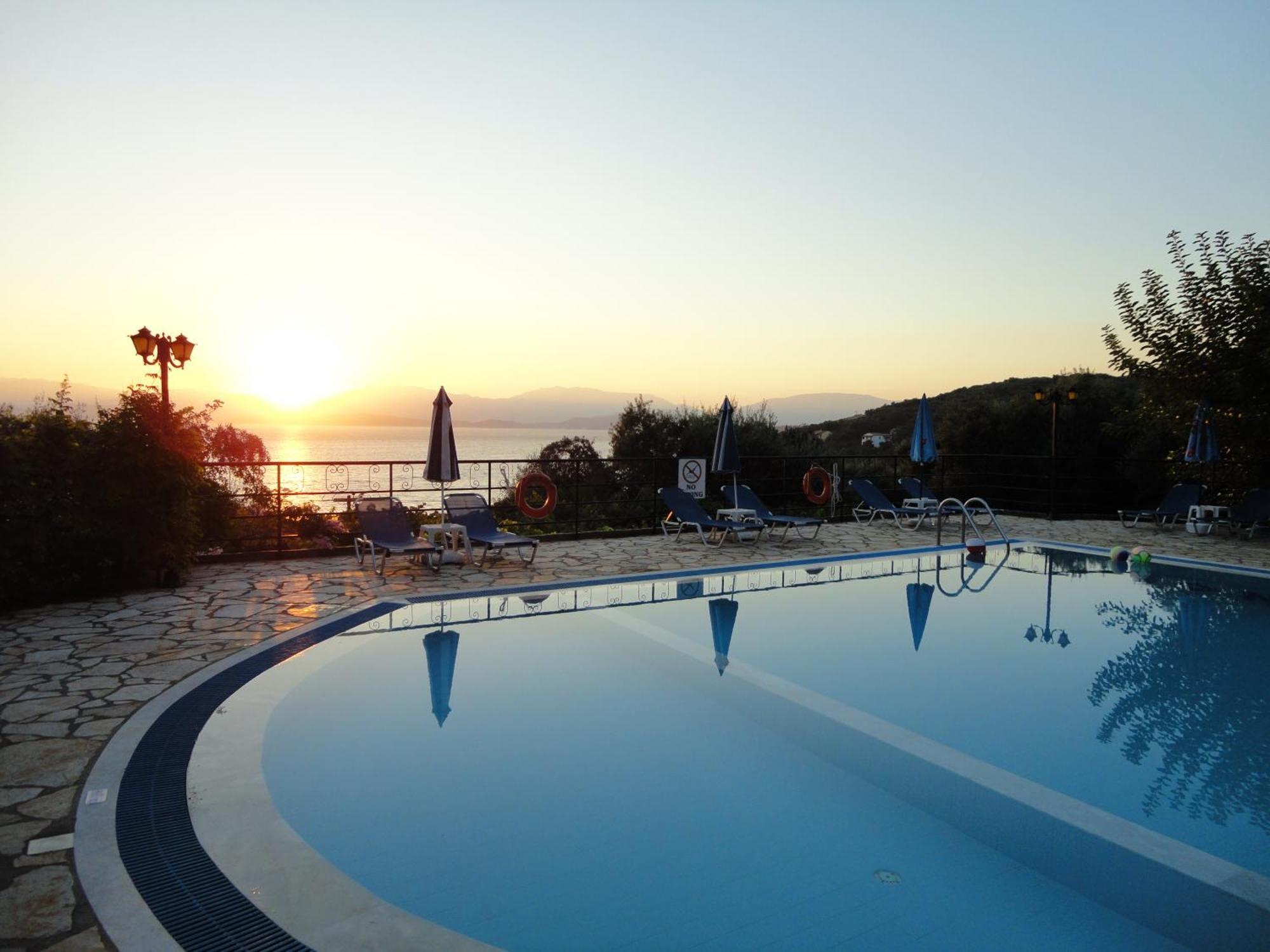 Dionysos Apartments Apraos Buitenkant foto