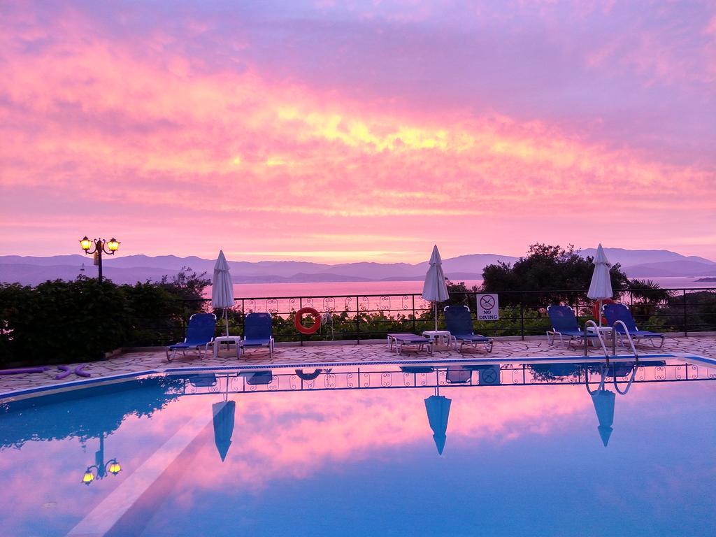 Dionysos Apartments Apraos Buitenkant foto