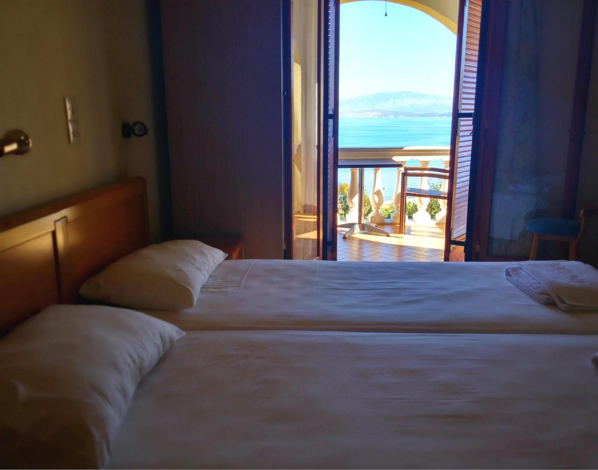 Dionysos Apartments Apraos Buitenkant foto