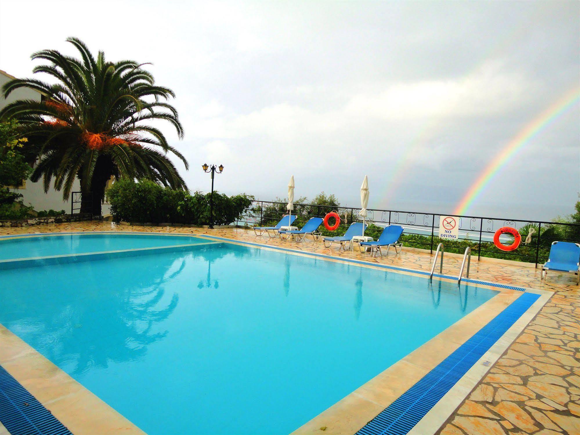 Dionysos Apartments Apraos Buitenkant foto